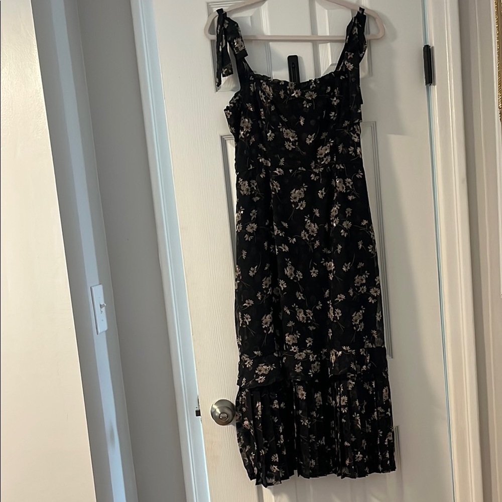 Lulu's Black Sleeveless Spaghetti Strap Sundress